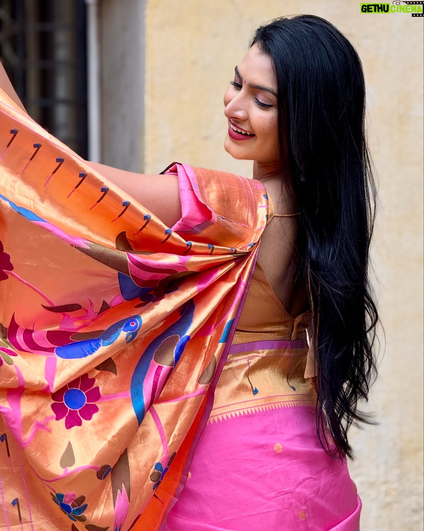Rutuja Kulkarni - 11.5K Likes - Goodbye 2024, thank you for dher SAREE memories 🤭🧿💞 Thank you for making me wiser and stronger ✨
📸 : @harshu4_ 🤗
#saree #ethnic #marathiactress #marathimulgi #maharashtra #mumbai #ggmc #constablemanju #contentcreator #starpravah #sunmarathi #india #rutujacoolkarni