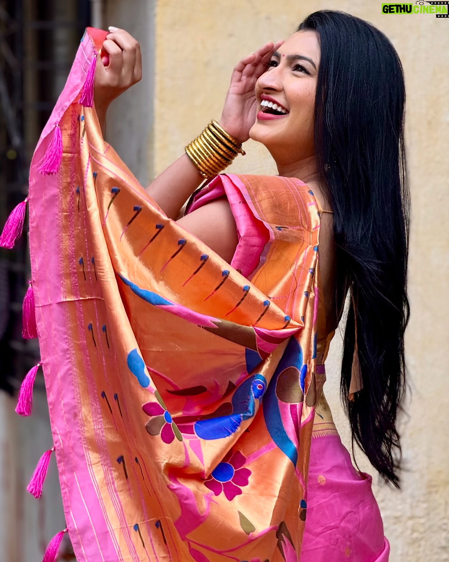 Rutuja Kulkarni - 11.5K Likes - Goodbye 2024, thank you for dher SAREE memories 🤭🧿💞 Thank you for making me wiser and stronger ✨
📸 : @harshu4_ 🤗
#saree #ethnic #marathiactress #marathimulgi #maharashtra #mumbai #ggmc #constablemanju #contentcreator #starpravah #sunmarathi #india #rutujacoolkarni