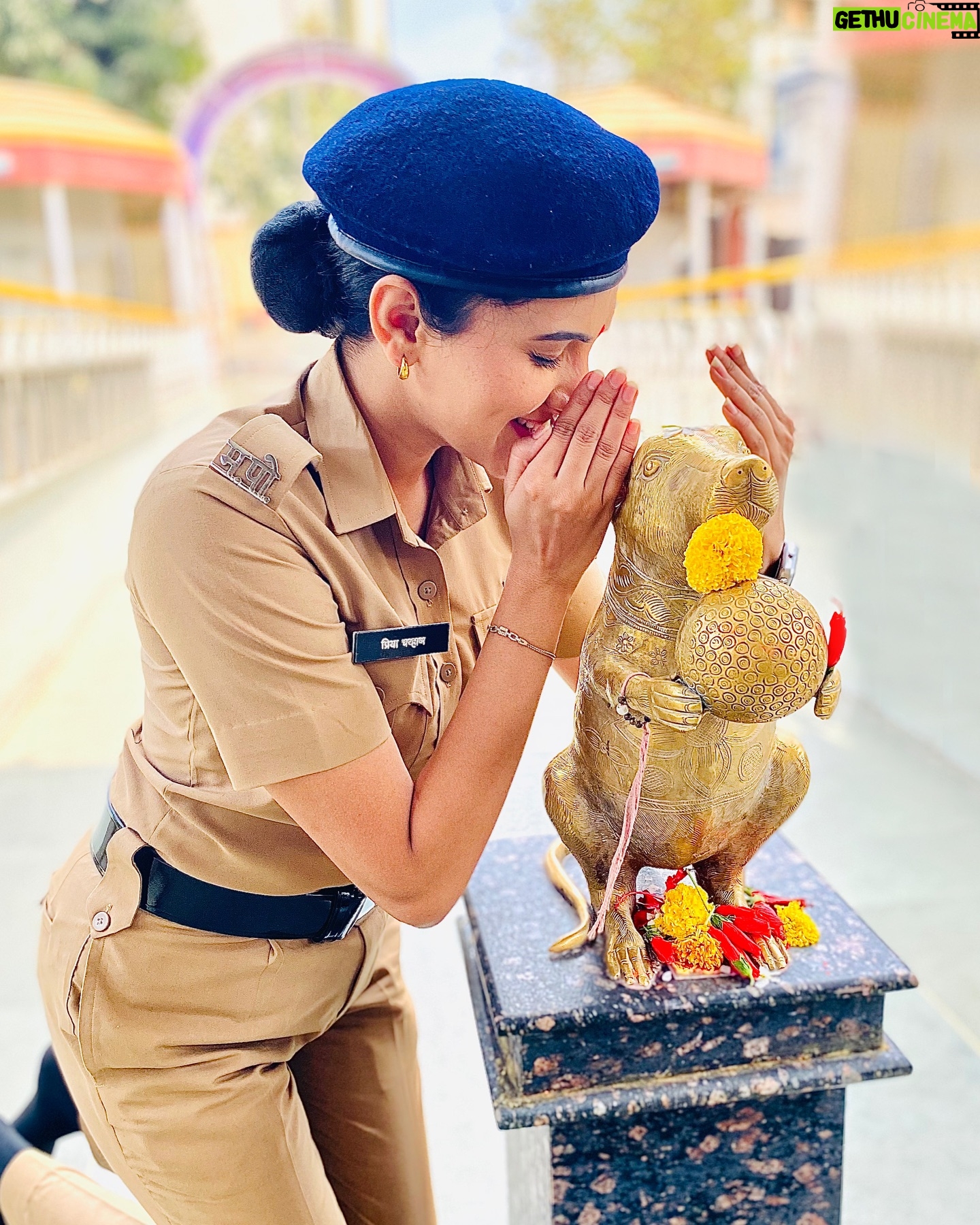 Rutuja Kulkarni - 4.5K Likes - Making sure my wishes are in the right ears,
whispering directly to the mouse in charge 🤫
Undir Mama’s got my back 🐭❤️
📸 : @vaidya.shreyas18 ✨
#MouseInCharge #MouseWithAPlan #BlessedWhispers #UndirMama #Marathiactress #marathimulgi #maharashtra #mumbai #india