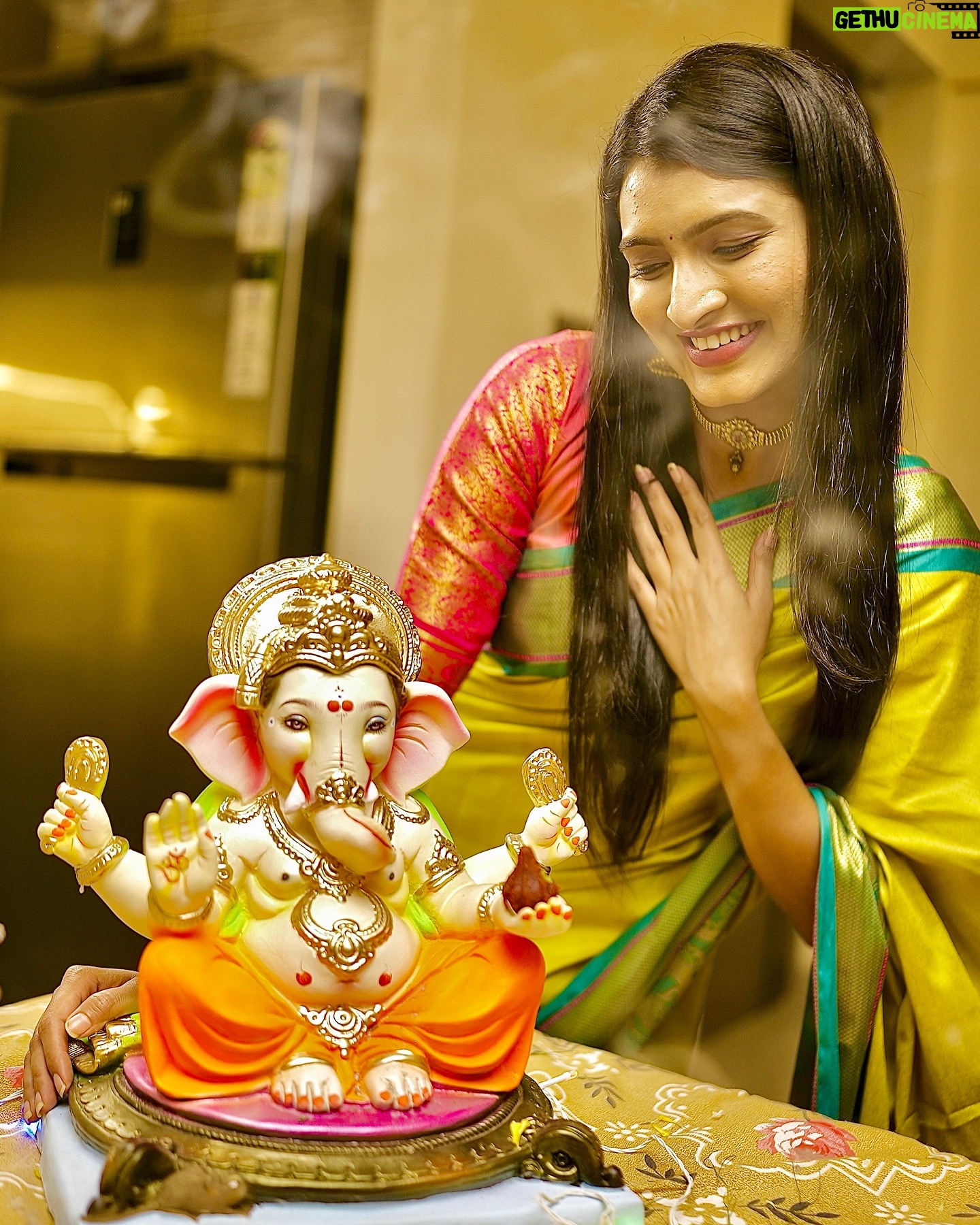 Rutuja Kulkarni - 19.8K Likes - Finally the wait is over.. BAPPA AALA ❤️🥹
#Bappa #GaneshChaturthi #MarathiActress #MarathiMulgi #Maharashtra #MarathiCulture #MarathiStatus #Mumbai #India ✨💃
