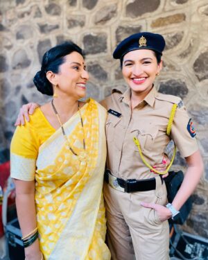 Rutuja Kulkarni Instagram - Happy Birthday Tai @sawalevidya 🤗❤️
You inspire me in many ways, it’s hard to be “strong yet sensitive” and “strict yet sweet” in this world, thank you for always taking care of us and for always teaching us so many things unknowingly ..there’s a reason why we call you mummy..🫶💎
Always praying for you to be happy and healthy ..max prem😘

#birthdaygirl 💃
