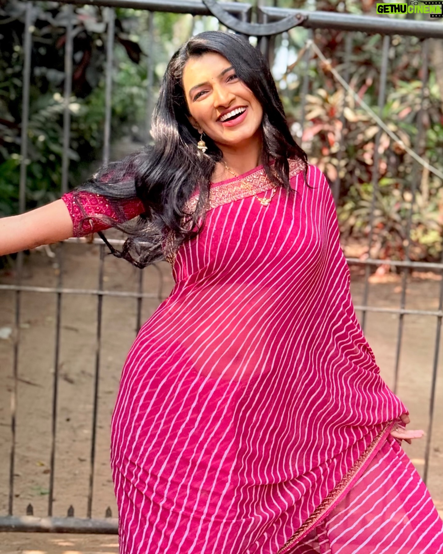 Rutuja Kulkarni - 28.2K Likes - #BeingAvantikaRandive ❤️#GharoGhariMaatichyaChuli
Entering the set like: character on, real-life off. 🎬🤭
@star_pravah #ReelRealness #WorkMode
#BehindTheDrama #SetVibes #marathiactress #marathimulgi #maharashtra #marathiculture #marathiserial #mumbai #india
