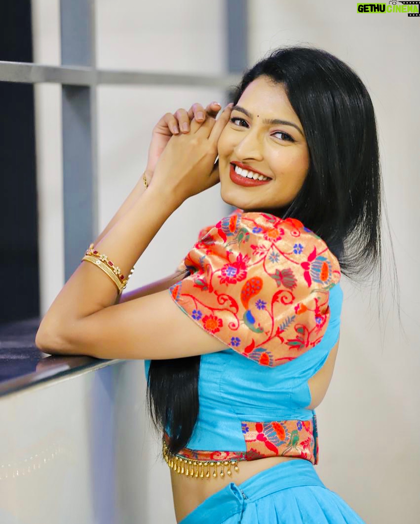 Rutuja Kulkarni - 39.6K Likes - पहा #StarPravahGaneshotsav2024 उद्या..🤩
1st September @7pm only on @star_pravah
Outfit : @upasanafashion 🤗❤️✨
Clicks : @patu_devlekar_photography 💯✨😎
चला उलगडूया खजिना बाप्पाच्या गोष्टींचा...
साजरा करूया गणेशोत्सव आपल्या परिवाराचा...
‘स्टार प्रवाह गणेशोत्सव २०२४’
।। खजिना बाप्पाच्या गोष्टींचा ।।
#StarPravah #Traditional #Ethnic #MarathiActress #MarathiMulgi #PaithaniDress #Maharashtra #MarathiStatus #MarathiCulture #mumbai
