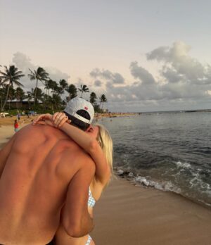 Rylee Arnold Instagram - New Year’s Eve from Hawaii ✨🌺