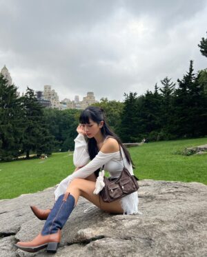 Ryu Won Instagram - Normalize saggy itty bitty booty🤨