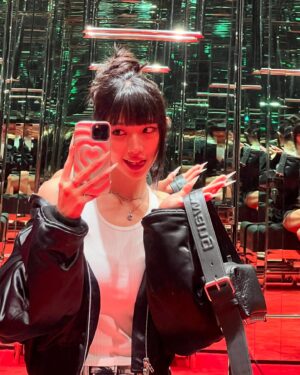 Ryu Won Instagram - Normalize saggy itty bitty booty🤨