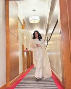 Actress Saba Qamar Zaman HD Photos and Wallpapers December 2024