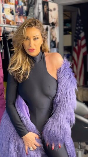 Sabrina Salerno Instagram - Meno 3…✨🎄✨