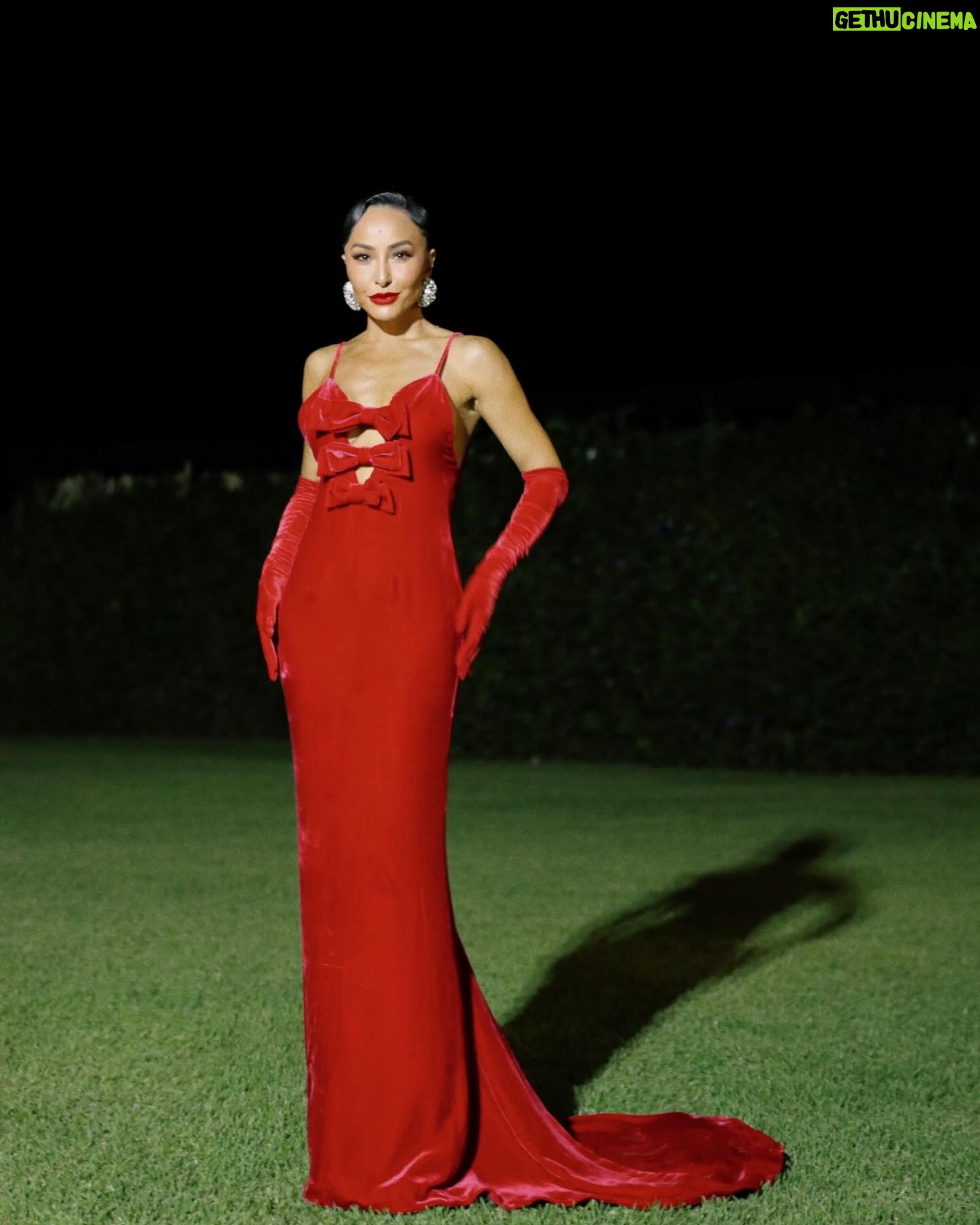 Sabrina Sato - 711.3K Likes - Um Natal repleto de amor, esperança e paz pra vc e sua família. Que os ensinamentos de Jesus iluminem nossos caminhos e fortaleçam nossa fé. ❤️