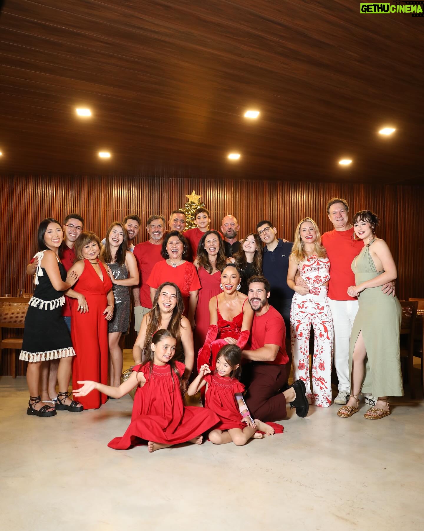 Sabrina Sato - 711.3K Likes - Um Natal repleto de amor, esperança e paz pra vc e sua família. Que os ensinamentos de Jesus iluminem nossos caminhos e fortaleçam nossa fé. ❤️