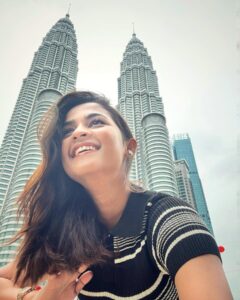 Actress Sadia Ayman HD Photos and Wallpapers January 2025
