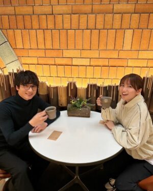Sae Okazaki Instagram - ついに今夜22時から
「あのクズを殴ってやりたいんだ」最終回🥊

ほこ美の熱い思いに海里はどう突き動かされるのか
二人の恋の結末を是非見届けてください🥺

最後に皆さんとの写真を、、🫶

#あのクズ