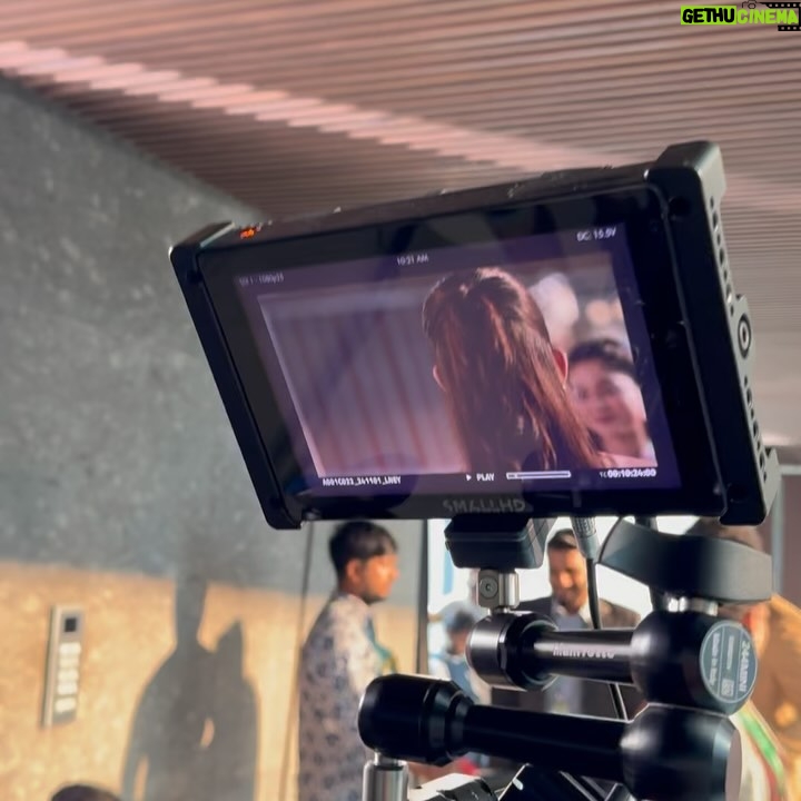 Safa Kabir - 36.6K Likes - Behind every great TVC is a team that feels like home. From an inspiring and brilliant director and a brilliant DOP whose lens captures magic to a co-artist who feels like a long-lost friend—every moment on set is special. Add the artistry of costumes, makeup and it’s a beautiful story in itself. Here’s a glimpse behind the scenes of my delicious desserts by diploma journey!
Director: @shankha_das_gupta
Dop: @_mumshigh_
Co-artist: @tawsifmahbub
Makeup: Setu
Costume : @bijayab