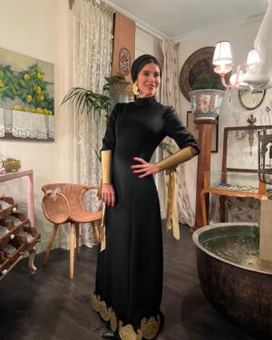 Sahar Dolatshahi Instagram - از مهر شما سپاسگزارم مثل تمام‌ این سالها.
زیبایی و درستی اگر هست قطعا در نگاه پر مهر شماست.
لباس‌هایی که در مراسم افتتاحیه و اختتامیه فستیوال “کینو براوو” در کشور روسیه پوشیدم طراحی دوستان هنرمند و عزیزم سپیده مرتضوی و رهام بابایی فرد است.
 
.
DRESSES & ACCESSORIES DESIGNED BY:
@sepidday 
@rohambabaei