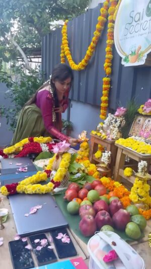 Sai Gayatri Instagram - @sai_secrets first Ayudha Pooja held at my home were I started my business thr last year October 7th. And dis second Ayudha Pooja happened yesterday in our new company. Dis growth is 💯% happened bcz of god’s blessings and makkale all bcz of ur TRUST,LOVE & SUPPORT🔥❤️🥹🧿 Thank u so much God , universe and to all of u MAKKALE 🙏🏻💪🏻🥳 Unga azhavu kadandha love supports eppovum yennakku mukiiyam❤️ eppovum yen kuda irrunga unga nambhikaiya ennaikkum na vittutamaaten 🙌🏻🙏🏻 NANDRI MAKKALE🙏🏻🙏🏻🔥🔥🔥🔥🧿🧿🧿
.
#saisecrets #ayudhapooja #celebration #yellapugazhumiraivanukke 🙏🏻
