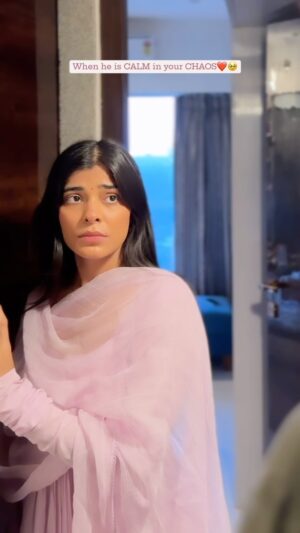 Sakshi Keswani Instagram - Tag him Jo apke mood swings sambhal leta or jiske samne toh sab TOXIC hi hai 🥹❤️

Suit from- @label_ilma 🥰🧿