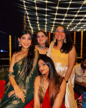 Sakshi Keswani Instagram - Kabhi fire cracker kabhi sutli boom ❤️🎇

Wearing @swtantraofficial @oakpinionpr
Jewellery @ajnaaofficial