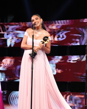 Salma Abu Deif Instagram - So honoured and happy to share with you and to get awarded by @diafaofficial as the Arab actress of the year for Ala nesbet mushahada role 💕🥹🙏🏽 feeling grateful el Hamdulilah 🫶🏻

And would love to thank @georgeshobeika  for always sharing with me special moments and customising the most romantic dress I have ever worn 💕

Thank you @cedrichaddad for the styling and making the vision happen  and completing it with @sartorogeneve Jewlery 🫶🏻 

And for the rest of my team @deenaalawaid  for making my hair survive during the humidity 🌹

And @ojmakeupartist touch 🌹

Thank you @lea.khneisser for the best shots and energy your bring to the place 🫶🏻