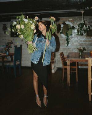Salma Abu Deif Instagram - Announcements, flowers, friends and family 🤍 💕🤍♾️