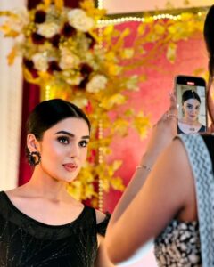 Actress Saloni Sandhu HD Photos and Wallpapers December 2024