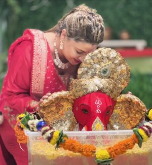 Sambhavna Seth Instagram - Ganpati Bappa Morya
Agle Baras tu Jaldi Aa❤️