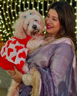 Sambhavna Seth Instagram - Wishing Everyone A very Happy Diwali🌟🪔🧉

Saree @safetyypins
PR @dinky_nirh
Hair @neetu_saibanna