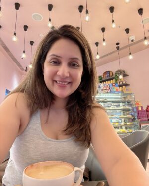 Sampada Vaze Instagram - ☕️🍪 the rains and the vibe!