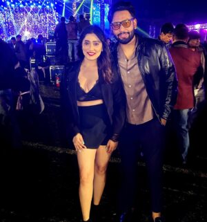 Sampurna Lahiri Instagram - The best way to predict the future is to create it. Let’s make 2025 extraordinary! ❤️✨🎉💫🥂
.
.
#newyear #happynewyear2025 #newbeginnings #positivity #goodvibes #happiness #luck #love #prosperity #light