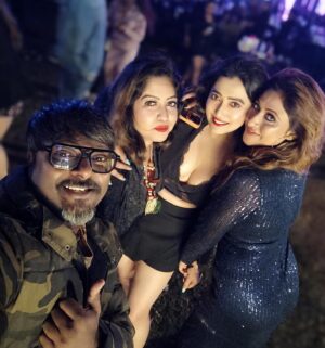 Sampurna Lahiri Instagram - The best way to predict the future is to create it. Let’s make 2025 extraordinary! ❤️✨🎉💫🥂
.
.
#newyear #happynewyear2025 #newbeginnings #positivity #goodvibes #happiness #luck #love #prosperity #light