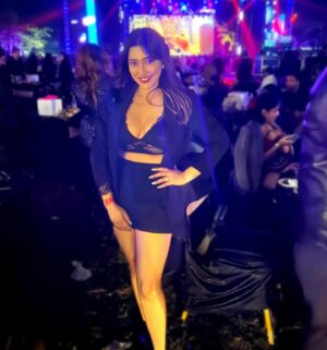 Sampurna Lahiri Instagram - The best way to predict the future is to create it. Let’s make 2025 extraordinary! ❤️✨🎉💫🥂
.
.
#newyear #happynewyear2025 #newbeginnings #positivity #goodvibes #happiness #luck #love #prosperity #light