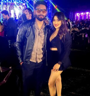 Sampurna Lahiri Instagram - The best way to predict the future is to create it. Let’s make 2025 extraordinary! ❤️✨🎉💫🥂
.
.
#newyear #happynewyear2025 #newbeginnings #positivity #goodvibes #happiness #luck #love #prosperity #light