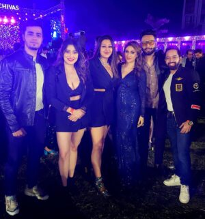 Sampurna Lahiri Instagram - The best way to predict the future is to create it. Let’s make 2025 extraordinary! ❤️✨🎉💫🥂
.
.
#newyear #happynewyear2025 #newbeginnings #positivity #goodvibes #happiness #luck #love #prosperity #light