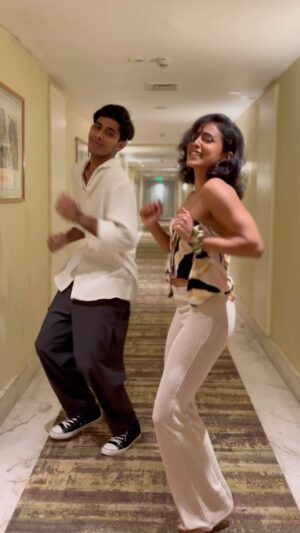 Samyuktha Hegde Instagram - Met this monkey and danced with him🤍
P you are soooooo important you have no idea, thanks for always being the fan that you are.
I’m grateful to have earned you as a fan in my life 
Thanks for always supporting everything i do 
You have no idea how much that means to me!!!

Ps: Learnt and Shot this in 18mins 🤗