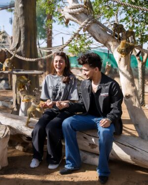 Sana Makbul Instagram - What a fab place created @sb_belhasa . 
I felt like I was on a date with the wild life @fame.park 
Thank you @vishalpandey_21 ❤️🤗