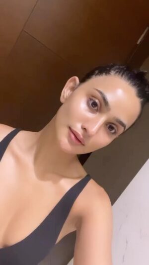 Sanchi Rai Instagram - God,Goals,Growing & Glowing 🧿

#instagood #love #yourself #beyourself #fashion #sanchirai