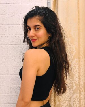 Sanjana Sarathy Instagram - Palat…. And the world stood still ✨✨