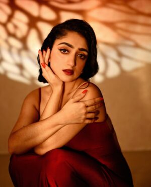 Sanjeeta Bhattacharya Instagram - Thanks for the nose, dad! 

Photographed by: @adriftinnature 
MUA: @kajalsood 
Hair: @anoop_hairstyles 
Styled by: @studio.workingrl @aanchalrai.1