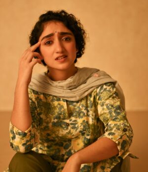 Sanjeeta Bhattacharya Instagram - Bas thodi pagal si. Hehe. 

MUA: @kajalsood 
Styled by: @aanchalrai.1
Photographed by: @adriftinnature 
Hair: @anoop_hairstyles