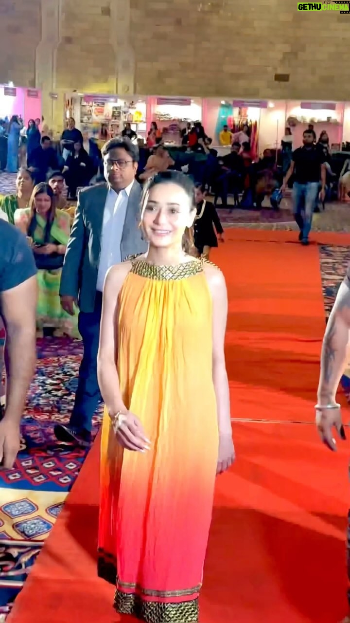 Sara Khan - 54.5K Likes - Dehli ❤️