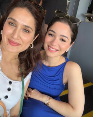 Sara Tendulkar Instagram - ~ washed out and feeling blue (in the best way possible)⛈️💙🦋

@queensland 
@visitbrisbane 
@australia 
#hosted