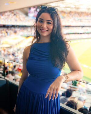 Sara Tendulkar Instagram - ~ washed out and feeling blue (in the best way possible)⛈️💙🦋

@queensland 
@visitbrisbane 
@australia 
#hosted