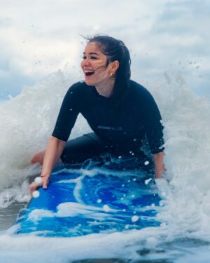 Sara Tendulkar Instagram - Catching waves & feelings🏄🏻‍♀️🌊