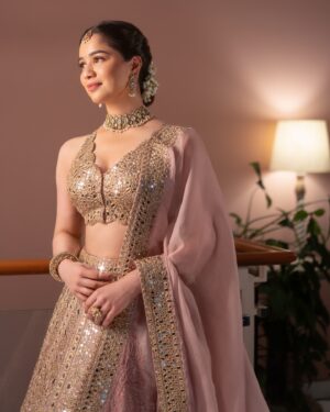 Sara Tendulkar Instagram - in @arpitamehtaofficial & @birdhichand 💕

Styled by @ekalakhani ✨