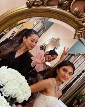 Sara Tendulkar Instagram - @ralphlauren x @princessdiyakumarifoundation ✨

Thank you @gauravikumari for being the best host and opening up your stunning home to us💕

Styled by @ekalakhani
Style team @itsfatimabaluch @theradhikadhanuka
Accessories @outhousejewellery