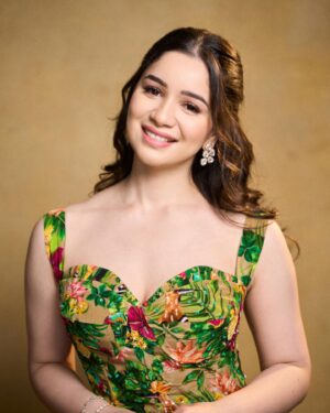 Sara Tendulkar Instagram - How I love being a woman🫶🏻🫶🏻🫶🏻🫶🏻 Happy Women’s Day!

Wearing  @nanditamahtanilabel @nanditamahtani 
Jewellery @vasundharajewelry

Styled by @ekalakhani 
Style Team @arzoonagraik @itsfatimabaluch @deepikatiwarii @isha_bhatye

📸 @dieppj 
💅🏻 @trendsetter_for_nails 
HMU @sapna_celebritymakeupartist @aryan.mhatre07