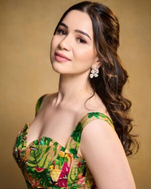 Sara Tendulkar Instagram - How I love being a woman🫶🏻🫶🏻🫶🏻🫶🏻 Happy Women’s Day!

Wearing  @nanditamahtanilabel @nanditamahtani 
Jewellery @vasundharajewelry

Styled by @ekalakhani 
Style Team @arzoonagraik @itsfatimabaluch @deepikatiwarii @isha_bhatye

📸 @dieppj 
💅🏻 @trendsetter_for_nails 
HMU @sapna_celebritymakeupartist @aryan.mhatre07