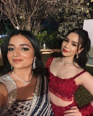 Sara Tendulkar Instagram - मेला Rouge💃🏻🎡🎠✨

Wearing @nitikagujralofficial
Jewellery @tyaanijewellery 
📸 @portraitpundit 

Styled by @ekalakhani
Style Team @itsfatimabaluch @arzoonagraik @deepikatiwarii