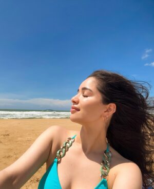 Sara Tendulkar Instagram - ~ a day at the beach🐚🏝️🥥⛱️🐕