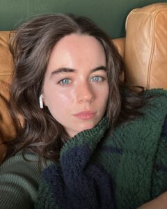 Actress Sarah Desjardins HD Photos and Wallpapers January 2025