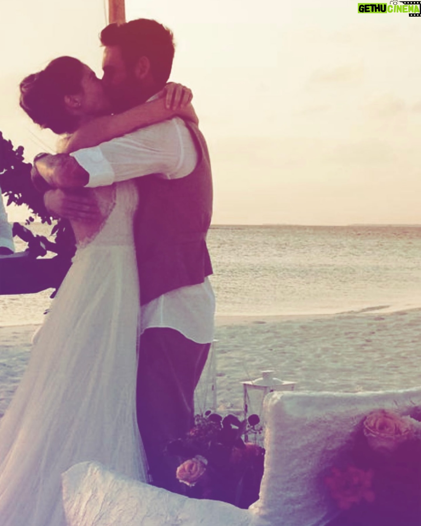 Sarah Felberbaum - 25.8K Likes - Ti amo @danielederossi
#nozzedargilla #9yearsandgoingstrong